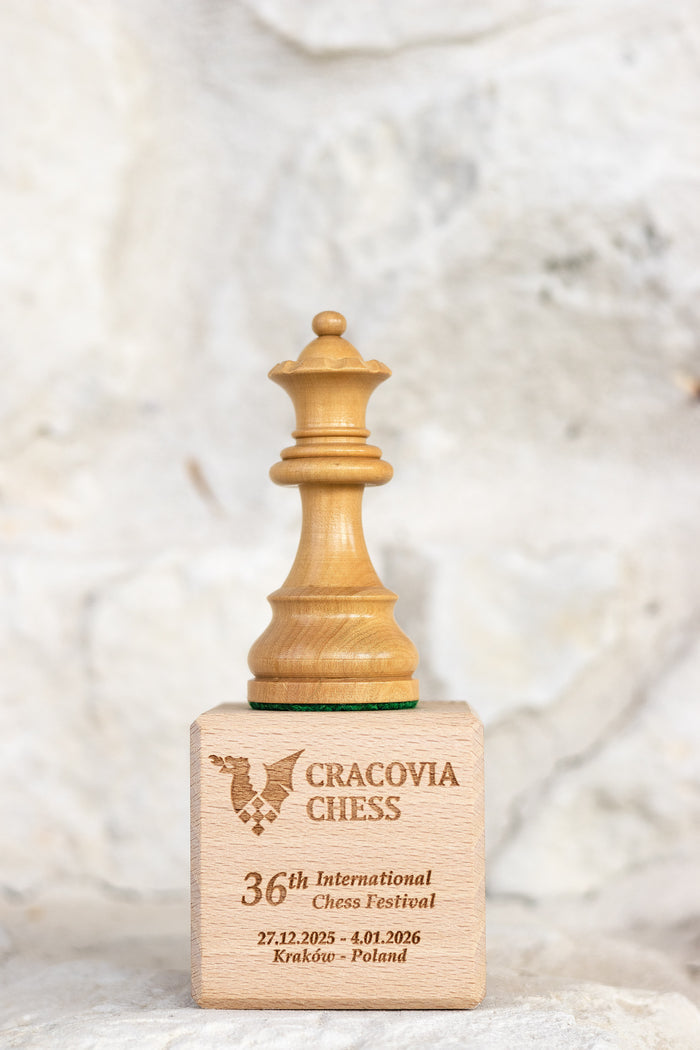 Copa de madera con figura de ajedrez: Alfil (13,5 cm)