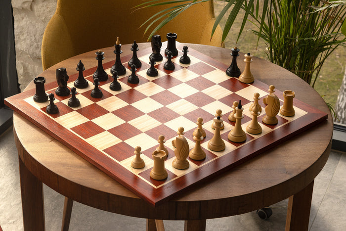 Figury szachowe Queen's Gambit 1957 Bukszpan hebanizowany 3,75 cala