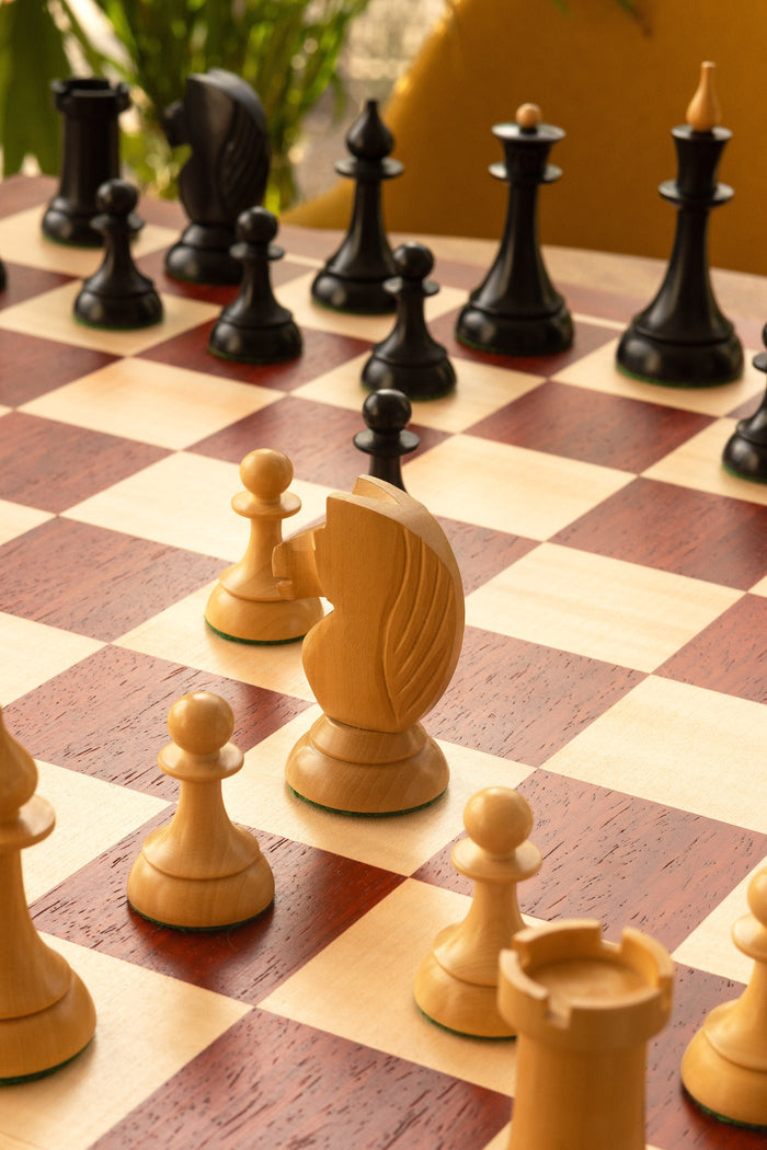 Figury szachowe Queen's Gambit 1957 Bukszpan hebanizowany 3,75 cala